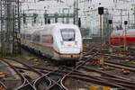 DB Fernverkehr ICE4 412 057 Bundesrepublik Deutschland am 06.01.24 in Frankfurt am Main Hauptbahnhof vom Bahnsteig aus fotografiert