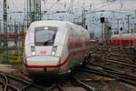 DB Fernverkehr ICE4 (412 xxx) am 06.01.24 in Frankfurt am Main Hauptbahnhof vom Bahnsteig aus fotografiert