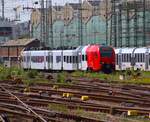 DB Regio Stadler Flirt3 SÜWEX im neuen Design am 11.05.24 in Frankfurt am Main Hbf.