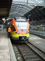 Ein BR 427 Flirt der HLB in Frankfurt Hbf nach Marburg Lahn am 28.01.11