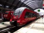 101 098-2 und 442 280 stehen am 20.06.13 in Frankfurt am Main Hbf 