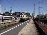 140 423-5 steht am 17.08.13 in Frankfurt am Main Hbf GLeis 1a