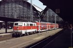 111 175 vor RE 3608 nach Kassel im Hbf.