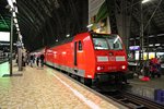 Am Abend des 28.03.2015 stand die leihweise vom BW Braunschweig ans BW Frankfurt umbeheimatete 146 107 mit einem RE 30 (Frankfurt (Main) Hbf - Kassel Hbf) im Startbahnhof und wartet auf die Ausfahrt.