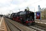 Historische Eisenbahn Frankfurt am Main 01 118 mit einen Sonderzug in Frankfurt am Main Süd Bhf am 13.04.19