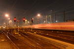 Der Gleisvorfeld des Frankfurter Hbf am 24.11.2016. Rechts zu sehen ist RB 15372 aus Heidelberg, die vor kurzen angekommen war und nun in die Abstellgruppe fährt.