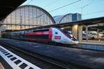SNCF TGV Duplex Lyria 4717 in Frankfurt am Main Hbf als TGV9560 nach Paris Est am 30.11.19 
