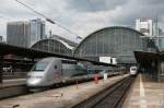 Der Weltrekord TGV 4402 wird in Frankfurt(Main)Hbf fr die Fahrt als TGV 9552 nach Paris-Est bereitgestellt. 19.06.10