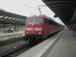 Hier 111 187-1 mit RE 4627 von Frankfurt(Main) Hbf. nach Wrzburg Hbf., bei der Einfahrt am 22.7.2010 in Frankfurt(Main) Hbf.