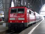 111 100 schiebt am 23.02.2013 eien RE aus dem Frankfurter Hauptbahnhof.