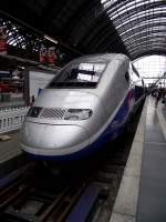 Ein TGV Duplex steht am 20.06.13 in Frankfurt am Main Hbf