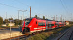 463 102 kommt als RE 10 (93390) im letzten Sonnenlicht von Cottbus, um nach wenigen Minuten dorthin zurückzufahren.