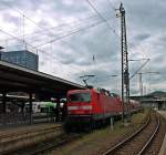 Am 09.05.2013 stand die Freiburger 143 972 zusammen mit der Schwester 143 308-5 und einem vierteiligen Regio Zug, darunter befindet sich auch ein n-Wagen, auf Gleis 7 des Freiburger Hbf und wartet auf die Abfahrt nach Neustadt (Schw.)