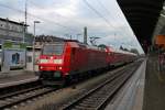 Am 14.12.2013 stand die Freiburger 146 113-6  Baden-Württemberg erfahren  im Hauptbahnhof ihrer Heimat Stadt mit RE 26517 (Offenburg - Basel Bad Bf).