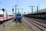 WLC 193 753  Roland Rush  (91 80 6193 753-1 D-ELOC) pausiert am 30.05.2023 in Fulda. Vom Bahnsteigende aus fotografiert.