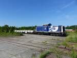 Erfurter Gleisbau 211 074-0 auf dem Weg zur Arbeit im Holzbahnhof Gera am 7.6.2024