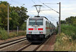 Nachschuss auf 146 567-3 DB als IC 2039 (Linie 56) von Norddeich Mole nach Leipzig Hbf, der den Hp Greppin auf der Bahnstrecke Trebnitz–Leipzig (KBS 251) durchfährt.
Aufgenommen am Ende des Bahnsteigs 2.
[10.8.2019 | 15:59 Uhr]