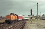 346 902 des Bh Halberstadt schob am 02.10.1997 in Halberstadt eine Wagengarnitur in die Abstellung. 