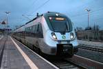 1442 206 (Bombardier Talent 2) der S-Bahn Mitteldeutschland (DB Regio Südost) als S 37525 (S5X) nach Zwickau(Sachs)Hbf verlässt ihren Startbahnhof Halle(Saale)Hbf auf Gleis 11.