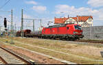 Gemischter Gz verlässt mit 193 384-5 (Siemens Vectron) die Zugbildungsanlage (ZBA) Halle (Saale) in südlicher Richtung und passiert dabei den Bahnsteig 12/13 von Halle(Saale)Hbf.