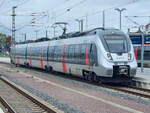 ET 9442 620 von Abellio mit dem RE 9 aus Kassel in Halle (Saale) Hbf, 05.10.2024.