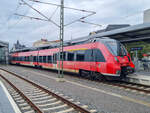 ET 442 144 mit der S 47 nach Halle-Trotha in Halle (Saale) Hbf, 05.10.2024.