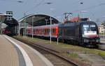 ES 64 U2 - 009 zog am 01.09.11 eine RB nach Eisenach aus dem Hbf Halle(S).