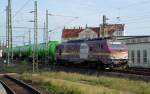 37027 zog am 28.04.12 einen Ganzzug tschechischer Kesselwagen aus dem Rbf Halle(S) vorbei am Hbf Halle(S). Fotografiert vom Bahnsteig aus.