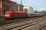 101 079-2 ist am 25.3.2017 mit dem IC2371 von Hamburg-Altona nach Karlsruhe Hauptbahnhof unterwegs, soeben wird der Hamburger Hauptbahnhof erreicht.