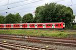 BR 472 der S-Bahn Hamburg erreicht Hamburg Hbf.