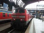 218 432-3 mit einem RE nach Bad Segeberg am 18.05.2007 im Hamburger Hbf