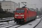 101 086 wartet in Hamburg HBF auf ihren Zug am 23.01.2010