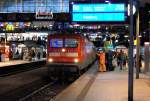 112 152-4 wartet am 1.01.2011 im Hamburger Hauptbahnhof darauf, sich an die  Nordspitze  des nur aus einem Aimz und zwei Bimz bestehenden Schleswig-Holstein-Express nach Flensburg zu setzen.