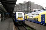 Eine Married-Pair-Garnitur als NOB nach Westerland trifft am 2.07.2011 im Hamburger Hauptbahnhof auf eine Dosto-Garnitur als MEr nach Bremen Hbf.