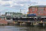 Am 15.Juli 2012 verlie E18 047 mit ihrem Sonderzug die Hansestadt Hamburg ber die Oberhafenbrcke in Richtung Sden.