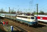 110 300 mit RE 3328 (Hamburg–Bremen) am 07.04.1997 in Hamburg Hbf