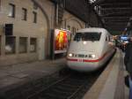 Einfahrt ICE 77 nach Zrich in Hamburg HBF auf Gleis 14 am 8.3.07