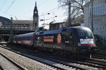 182 536-3 verlässt mit HKX1802 von Frankfurt(Main) Hbf.