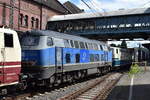 Interessante Durchfahrt im Bahnhof Hamburg-Harburg, SEL - Martin Schlünß Eisenbahnlogistik, Wankendorf mit ihren Loks, vorneweg  181 215-5 , Name:  HOLSTEIN  (NVR:  91 80 6181 215-5 D-SEL ) und am Haken  218 002-4  (NVR:  92 80 1218 002-4 D-SEL ) +  181 211-4 , Name  LORRAINE  (NVR:  91 80 6181 211-4 D-SEL ) und einem KLV-Zug am 09.07.24