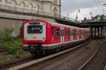 472 058-7 der S-Bahn Hamburg verlässt Hamburg Hauptbahnhof als S31 nach Harburg Rathaus, am 17.05.2019.