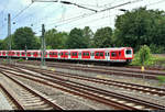 472 526-3 und (nicht zu sehen) 472 515-6 der S-Bahn Hamburg als S31 von Pinneberg nach Hamburg-Neugraben erreichen Hamburg Hbf (S-Bahn) auf Gleis 3.
[5.8.2019 | 15:32 Uhr]