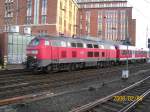 218 321-8 beim rangieren mit einer RB im Abstellbahnhof. Der Zug fuhr spter nach Ahrensburg. Hamburg Hbf 9.02.08.