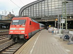 Hamburg Hauptbahnhof am 25. Oktober 2016, Ausfahrt 101 0542-9 mit RE 21464  in Richtung Lübeck. 