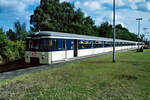 470 444, 1969 von MAN geliefert (BR ET 170.1) am 03.10.1999 in der Hamburger S-Bahn-Station Mittlerer Landweg. 2000 wurde der Stromschienen-Triebwagen ausgemustert 