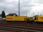 STRABAG Beiwagen des Linsinger Schienenfräszug SF03 / 06 (Hannibal) (99 80 9427 003-5 D-STRA) am 19.11.17 in Hanau Hbf vom Bahnsteig aus fotografiert