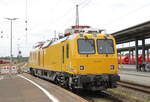 DB Netz Instandhaltung 702 202 (99 80 9163 002-5 D-DBMP) am 05.07.2024 in Hanau Hbf.