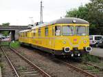 DB Netz Gleissmesszug 726 002-9 im neuen Lack am 24.05.17 in Hanau Hbf von einen Bahnsteig aus gemacht.