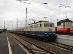 DB Museum 111 001 mit fünf TEE Wagen am 24.05.17 in Hanau Hbf