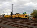 STRABAG Linsinger Schienenfräszug SF03 / 06 (Hannibal) (99 80  9427 003-5 D-STRA) am 19.11.17 in Hanau Hbf vom Bahnsteig aus fotografiert