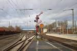 Zwergflügelsignal am 22.12.18 in Hanau Hbf auf HP2